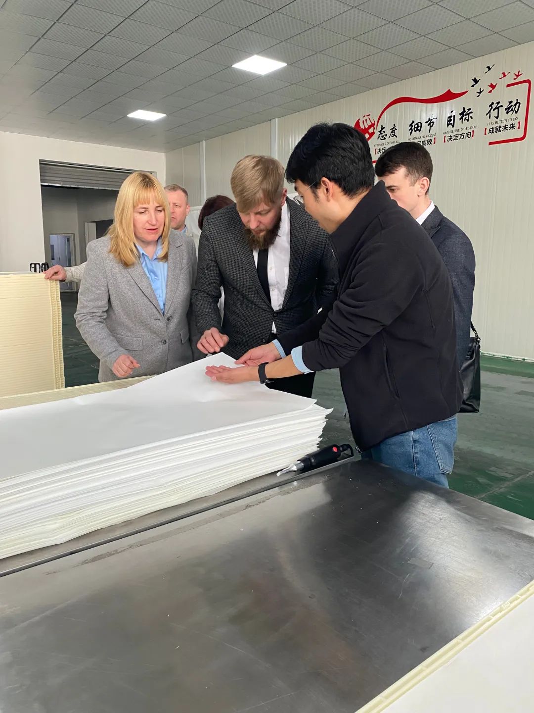 热烈欢迎白俄罗斯客户莅临我司参观考察洽谈业务